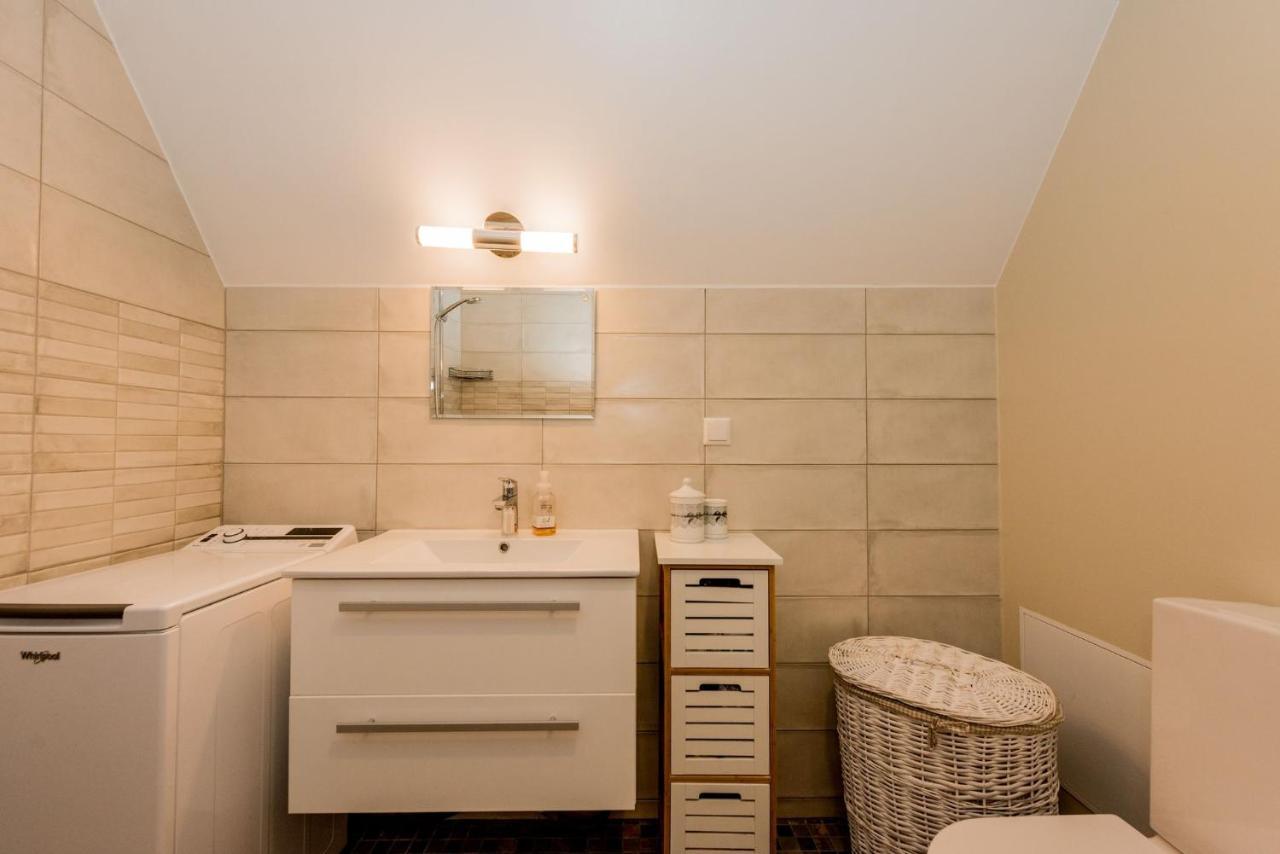 Karjamaa Apartment - Garden, Free Parking, Air Conditioning Pärnu Exteriör bild