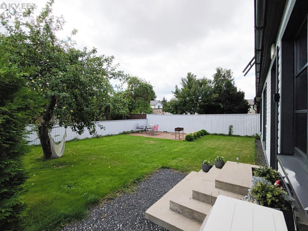 Karjamaa Apartment - Garden, Free Parking, Air Conditioning Pärnu Exteriör bild