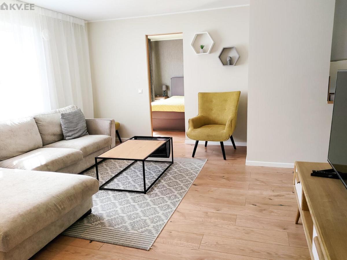 Karjamaa Apartment - Garden, Free Parking, Air Conditioning Pärnu Exteriör bild